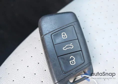 2019 Volkswagen Jetta 1.4T R-Line/1.4T S/1.4T Se from USA, damaged, VIN 3VWC57BU9KM076546